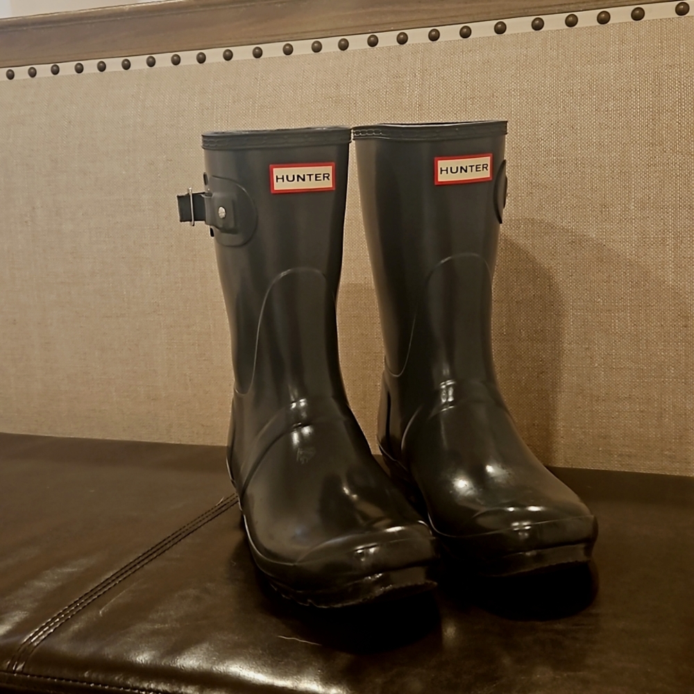 Hunter Short Boot (Glossy)